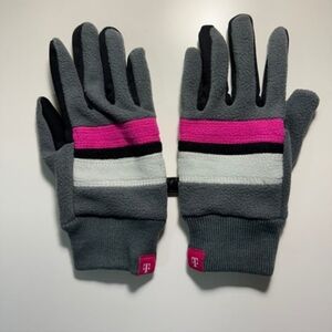 New In Package Tmobile Black Pink Logo Touch Screen Gloves Size S/M Small Medium